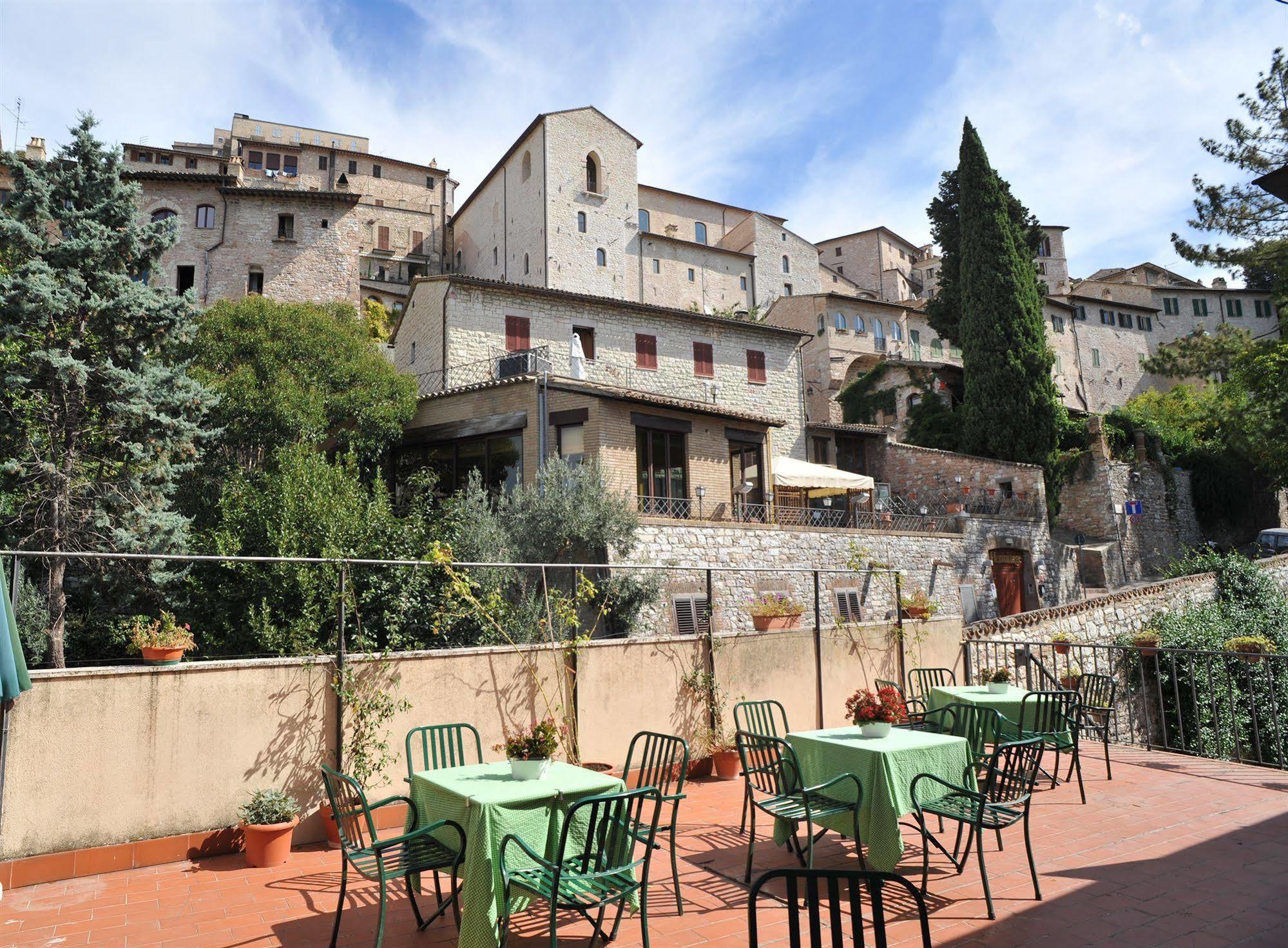 Albergo Ancajani Assisi Exterior foto